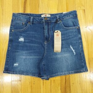 NWT RED START Womens Shorts (Size: 8/30)